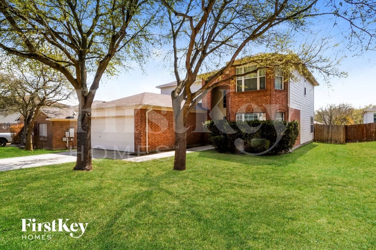 1632 Mountain Brk - Photo 2 of 15