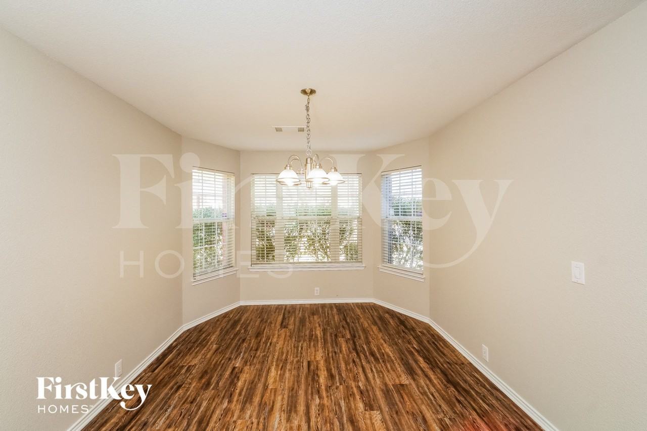 1632 Mountain Brk - Photo 5 of 15