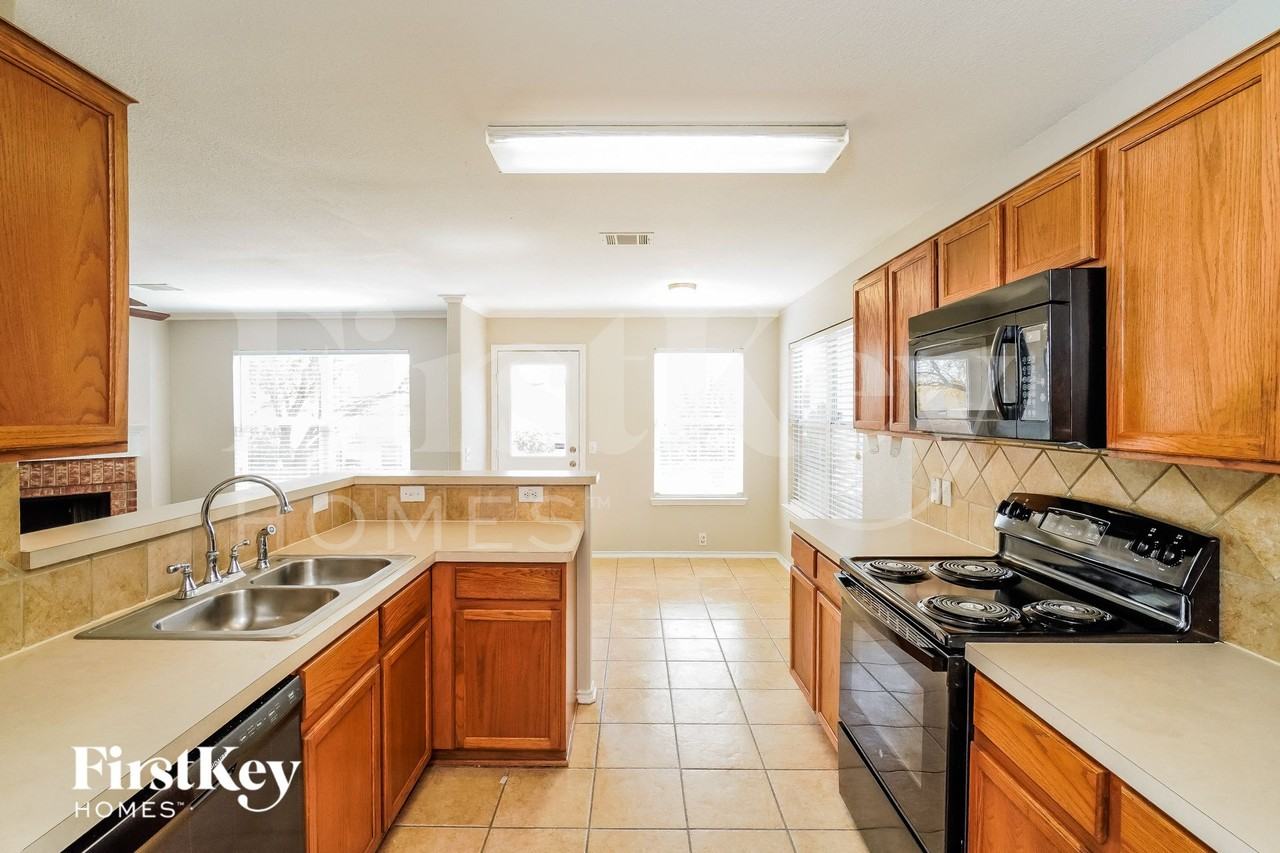 1632 Mountain Brk - Photo 7 of 15
