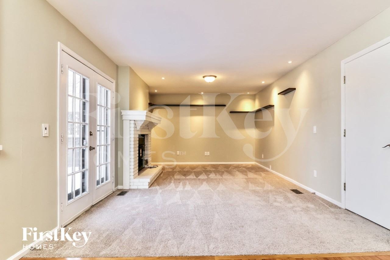 9 Cedar Glen Ct - Photo 4 of 15