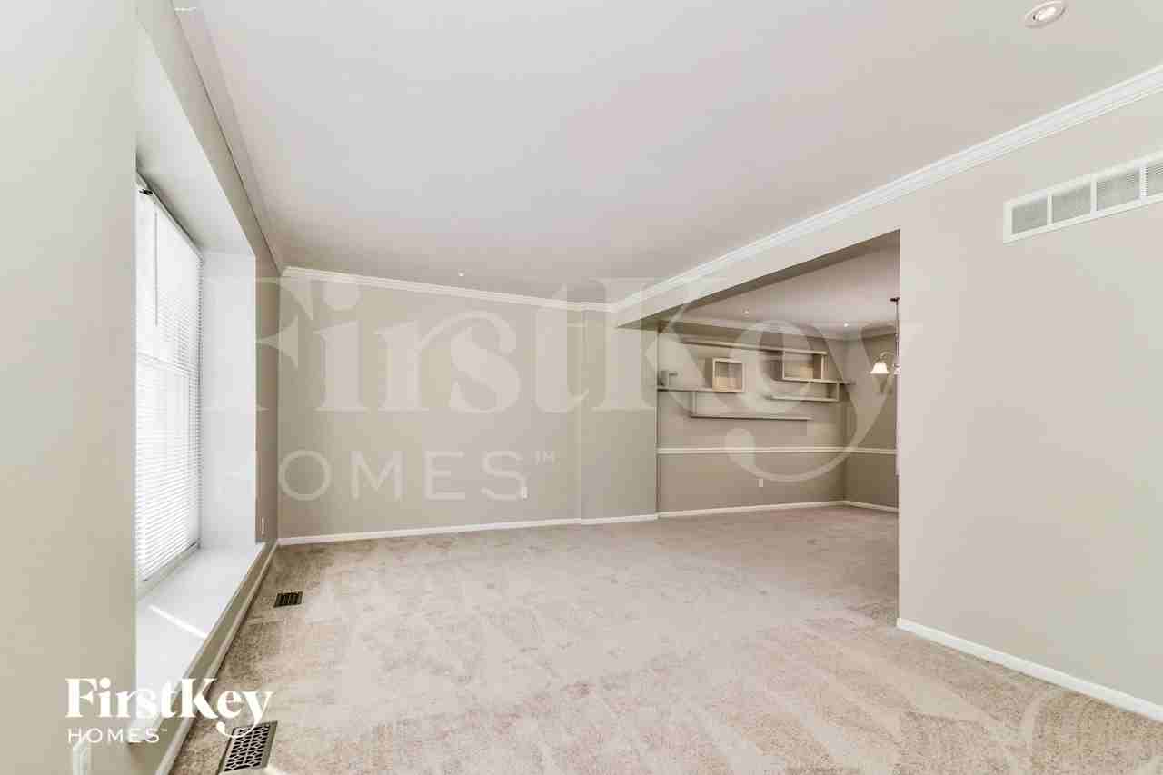 9 Cedar Glen Ct - Photo 7 of 15