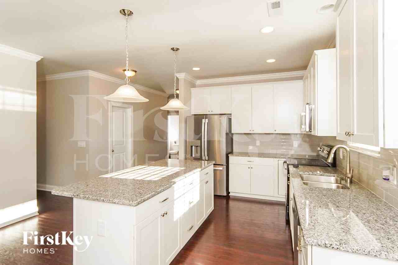 434 Salem Grace St - Photo 4 of 15