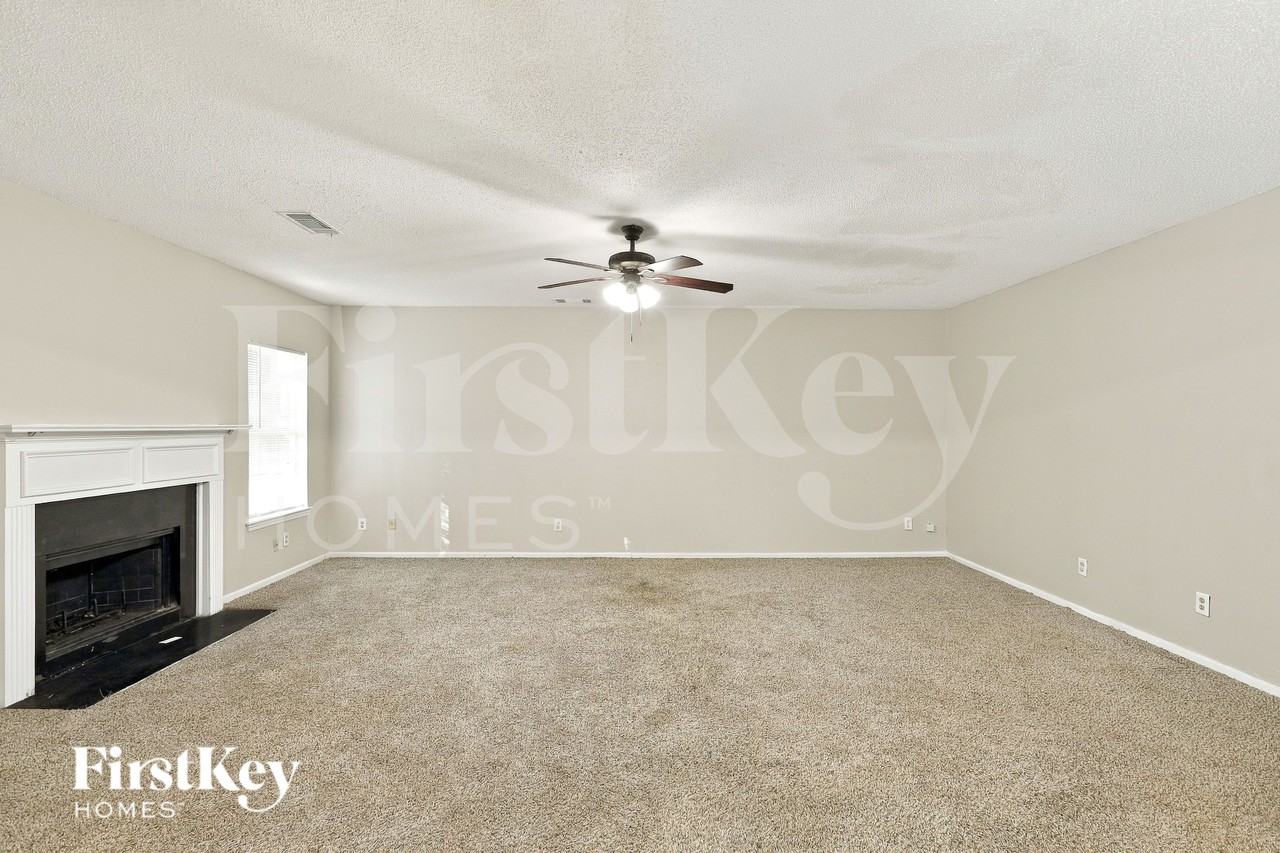 226 Bonnes Dr - Photo 4 of 16