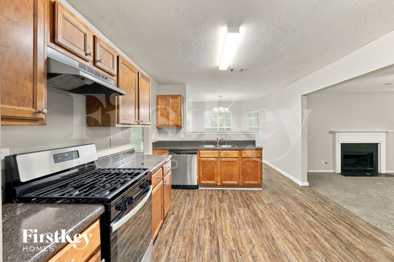 226 Bonnes Dr - Photo 5 of 16