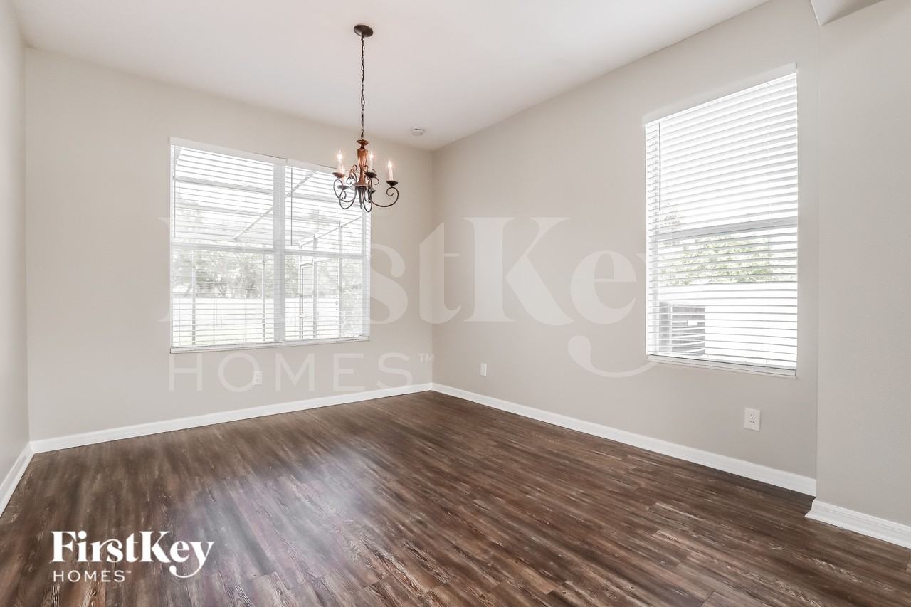 8636 Sandy Plains Dr - Photo 4 of 18