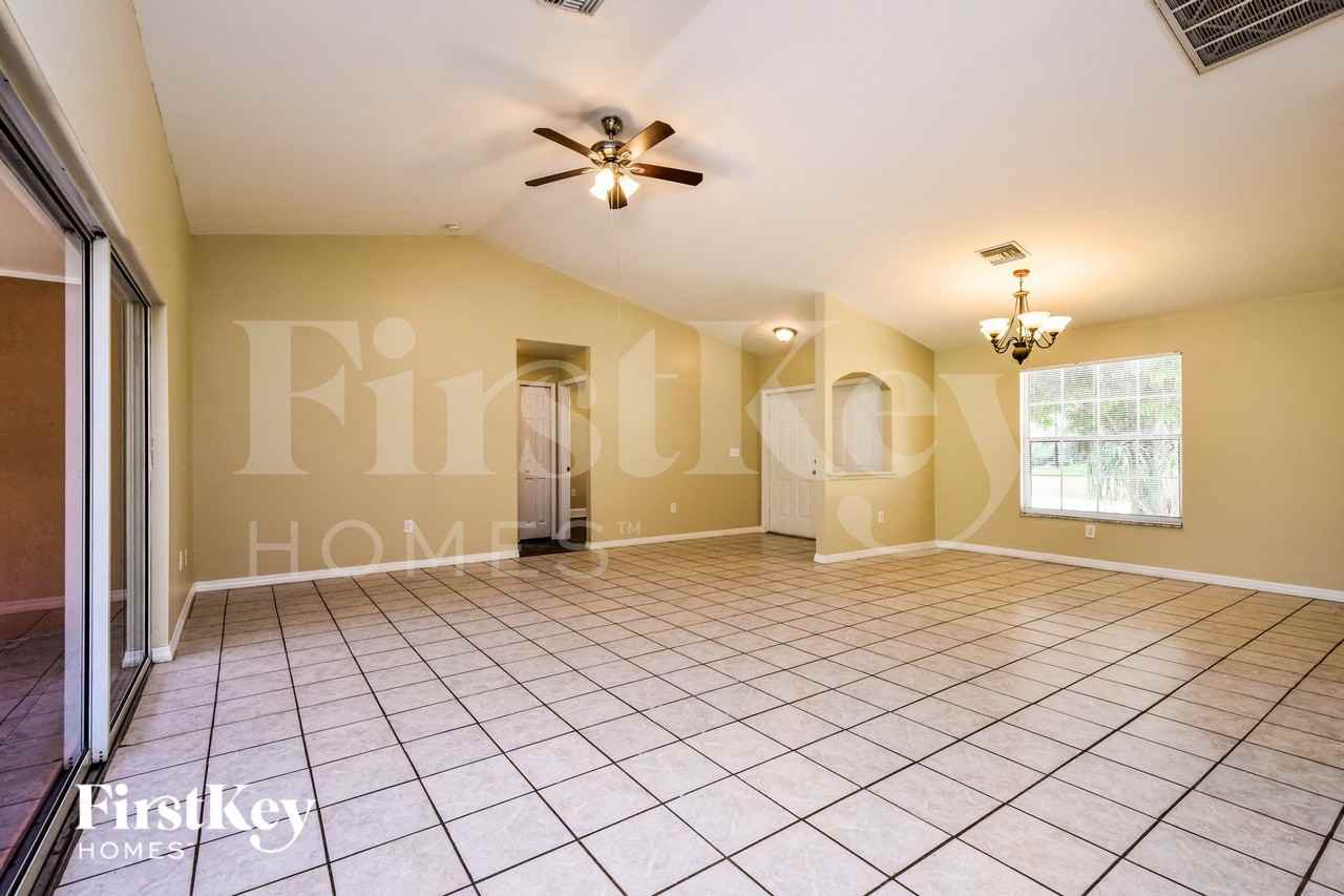 2513 Sw 1st Ter - Photo 4 of 15