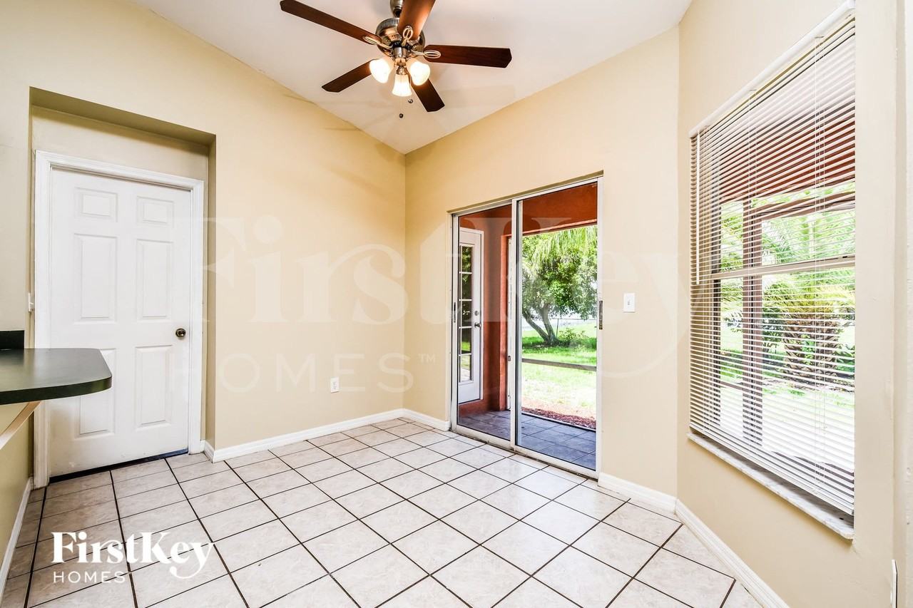 2513 Sw 1st Ter - Photo 5 of 15