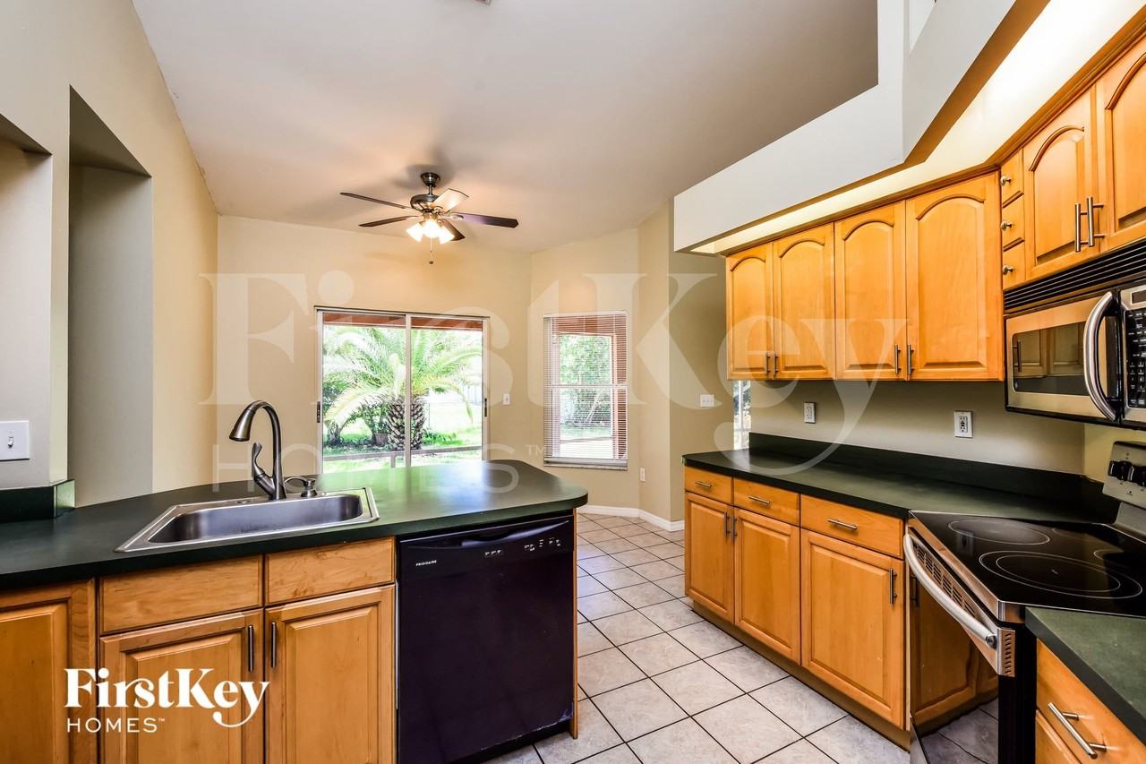 2513 Sw 1st Ter - Photo 7 of 15