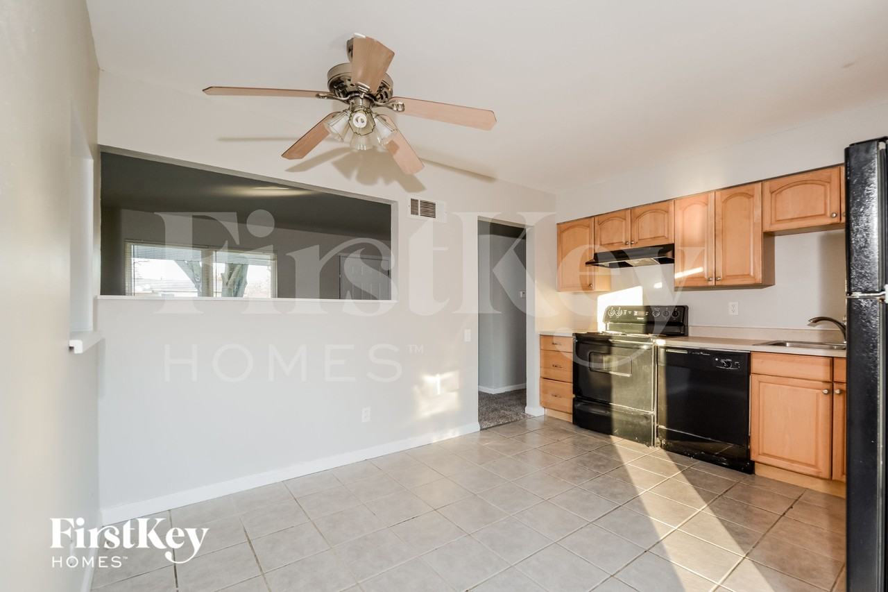 15 E Ofallon Dr - Photo 6 of 15