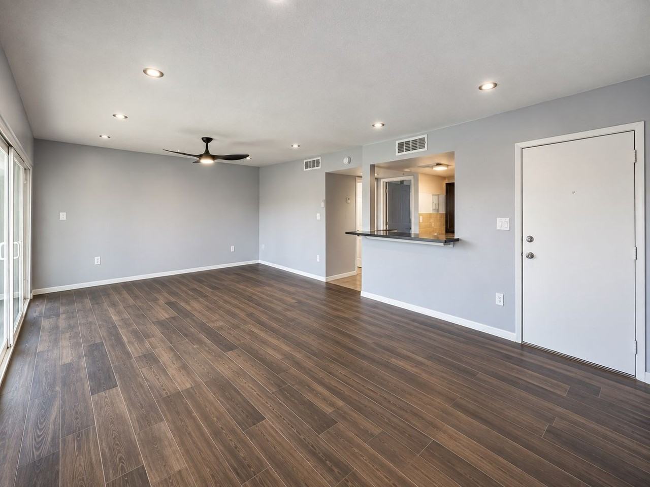 600 Orange Dr - Photo 4 of 21