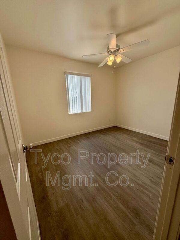 787 18th St - Photo 4 of 11