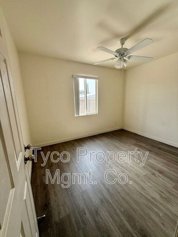 787 18th St - Photo 5 of 11