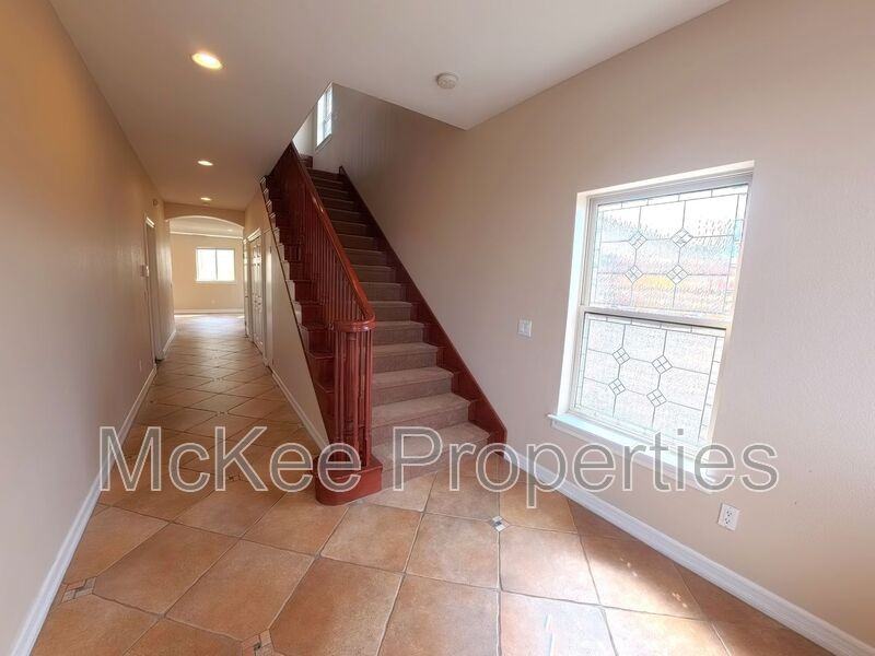 525 12th St - Photo 3 of 25