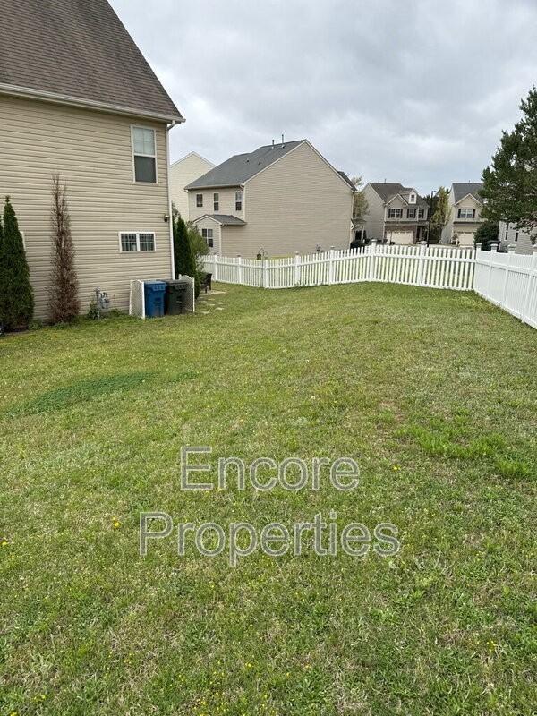200 Roundhouse Ln - Photo 2 of 2