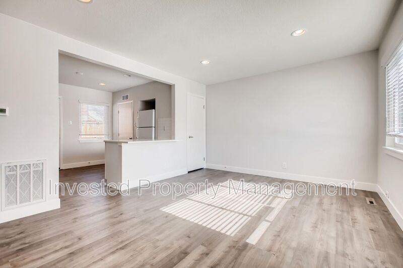 3328 N Cook St - Photo 2 of 12