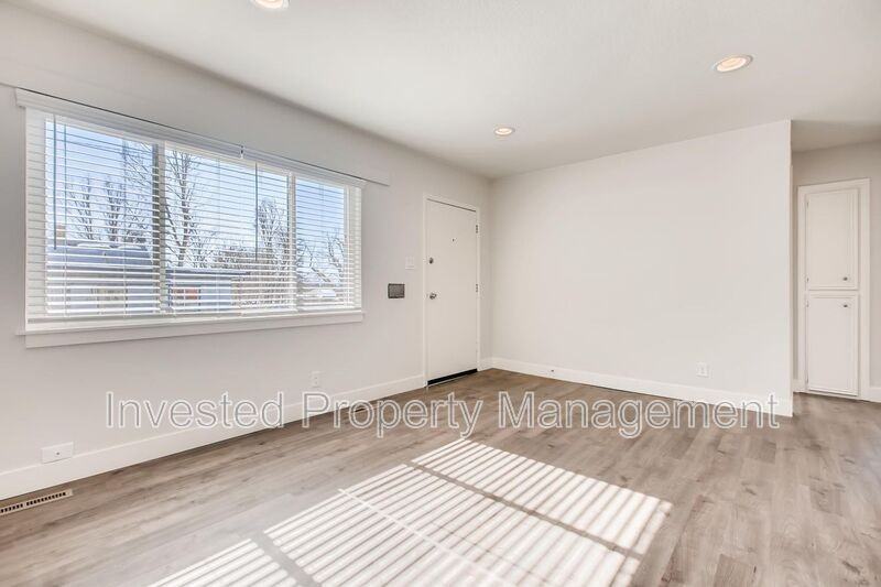 3328 N Cook St - Photo 3 of 12