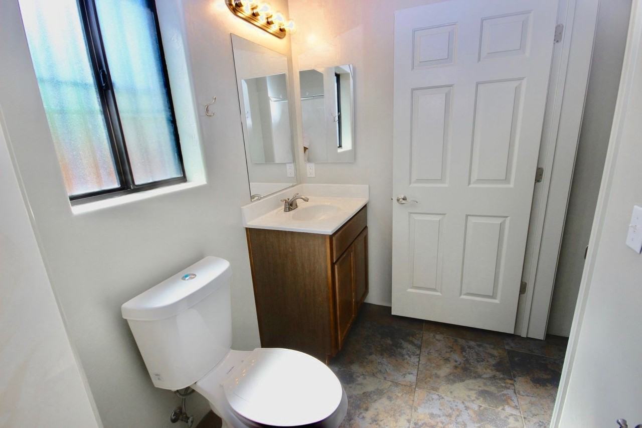 533 E Mabel St - Photo 7 of 10