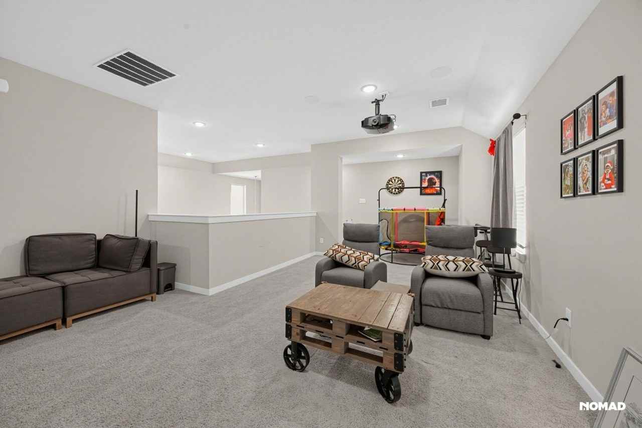 3958 Oak Creek Cir - Photo 3 of 43
