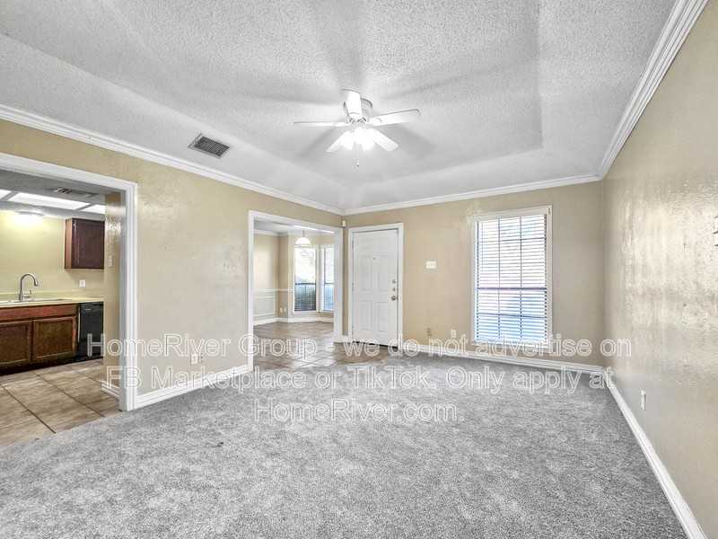 2713 Stanford St #A - Photo 2 of 20