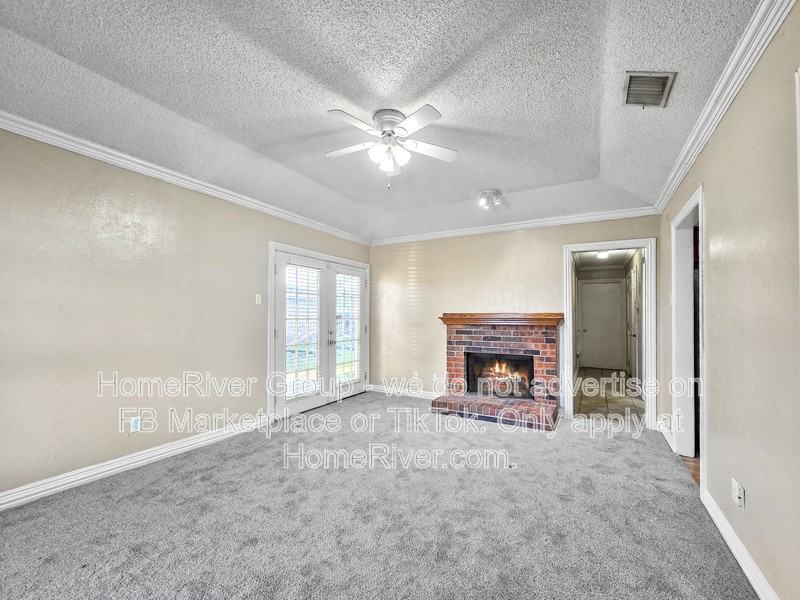 2713 Stanford St #A - Photo 3 of 20