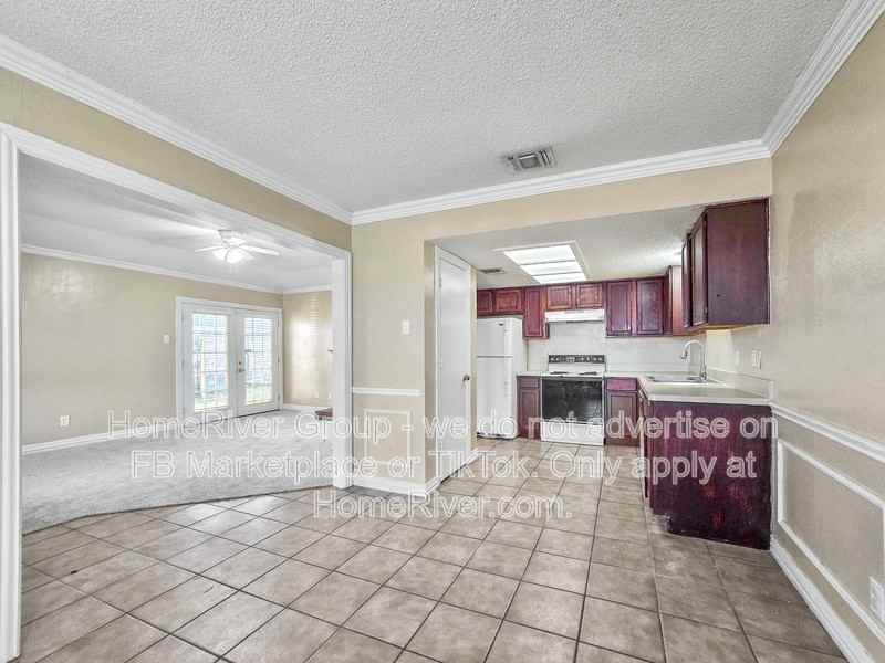 2713 Stanford St #A - Photo 4 of 20