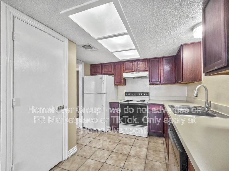 2713 Stanford St #A - Photo 5 of 20