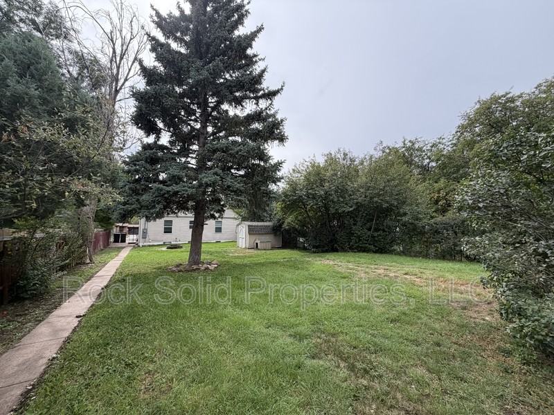 1928 Newton Dr - Photo 3 of 13