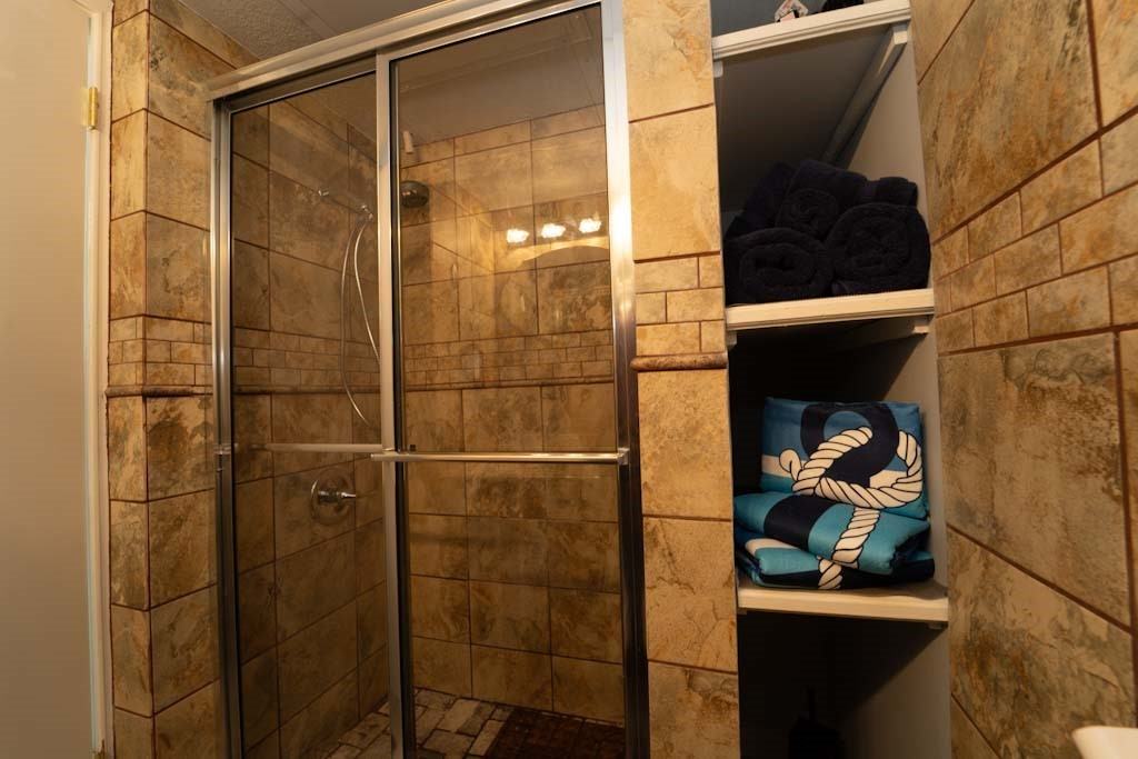 6300 Seawall Blvd #2ndFL - Photo 4 of 8