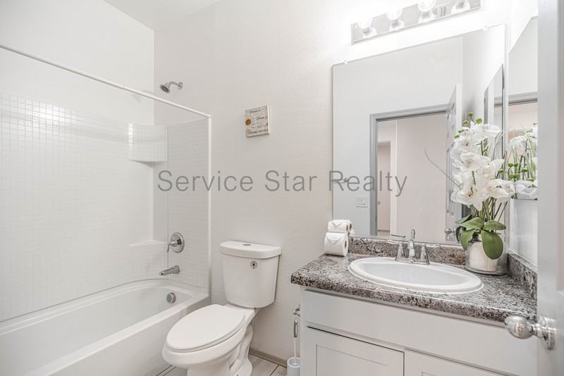 10426 W Cordes Rd - Photo 5 of 24