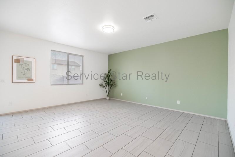 10426 W Cordes Rd - Photo 7 of 24