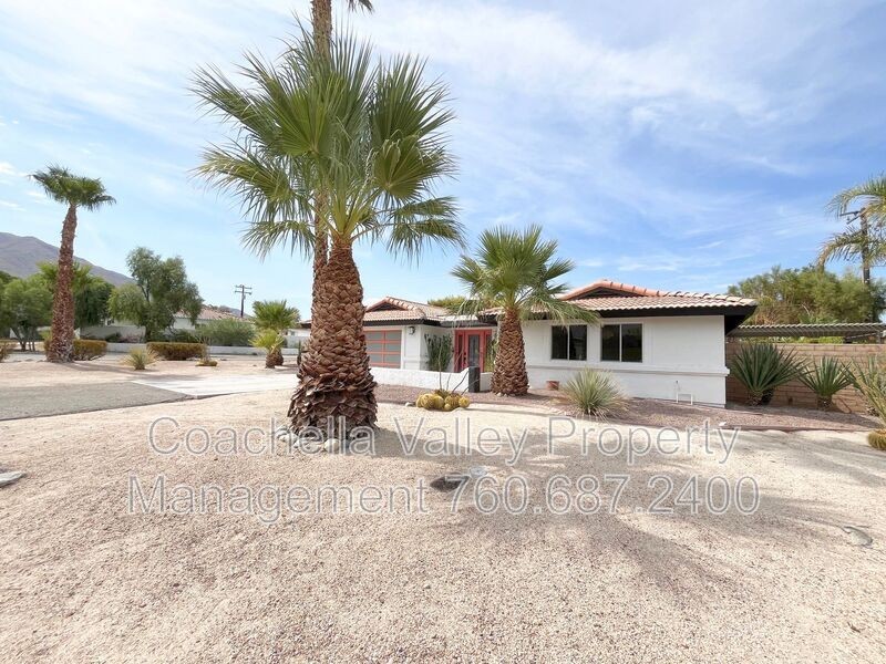 372 W Dominguez Rd - Photo 5 of 50