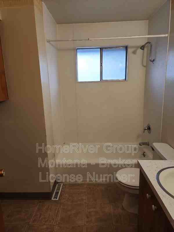 2251 Hillside Dr - Photo 5 of 13