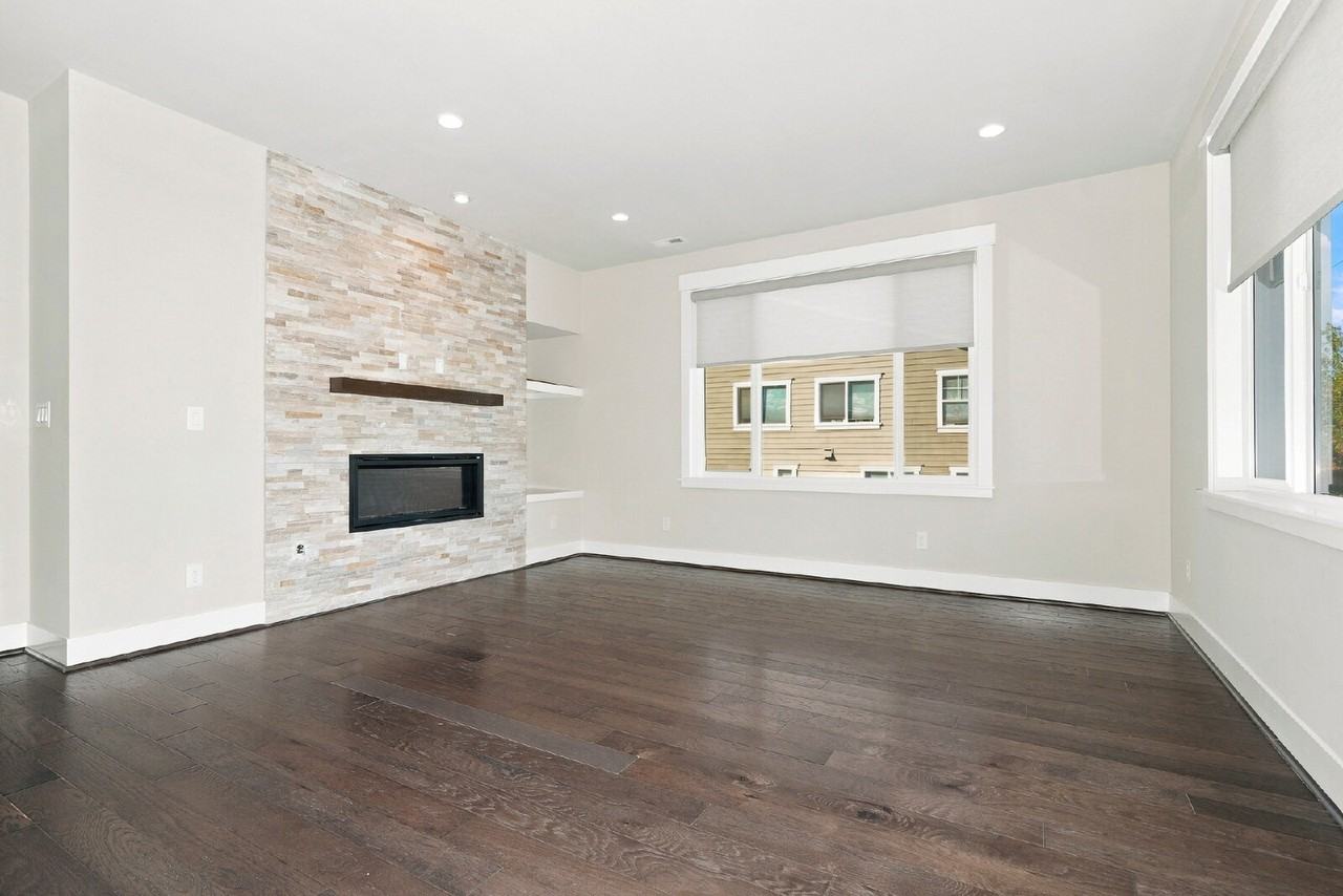 1440 243rd Pl Ne - Photo 3 of 23