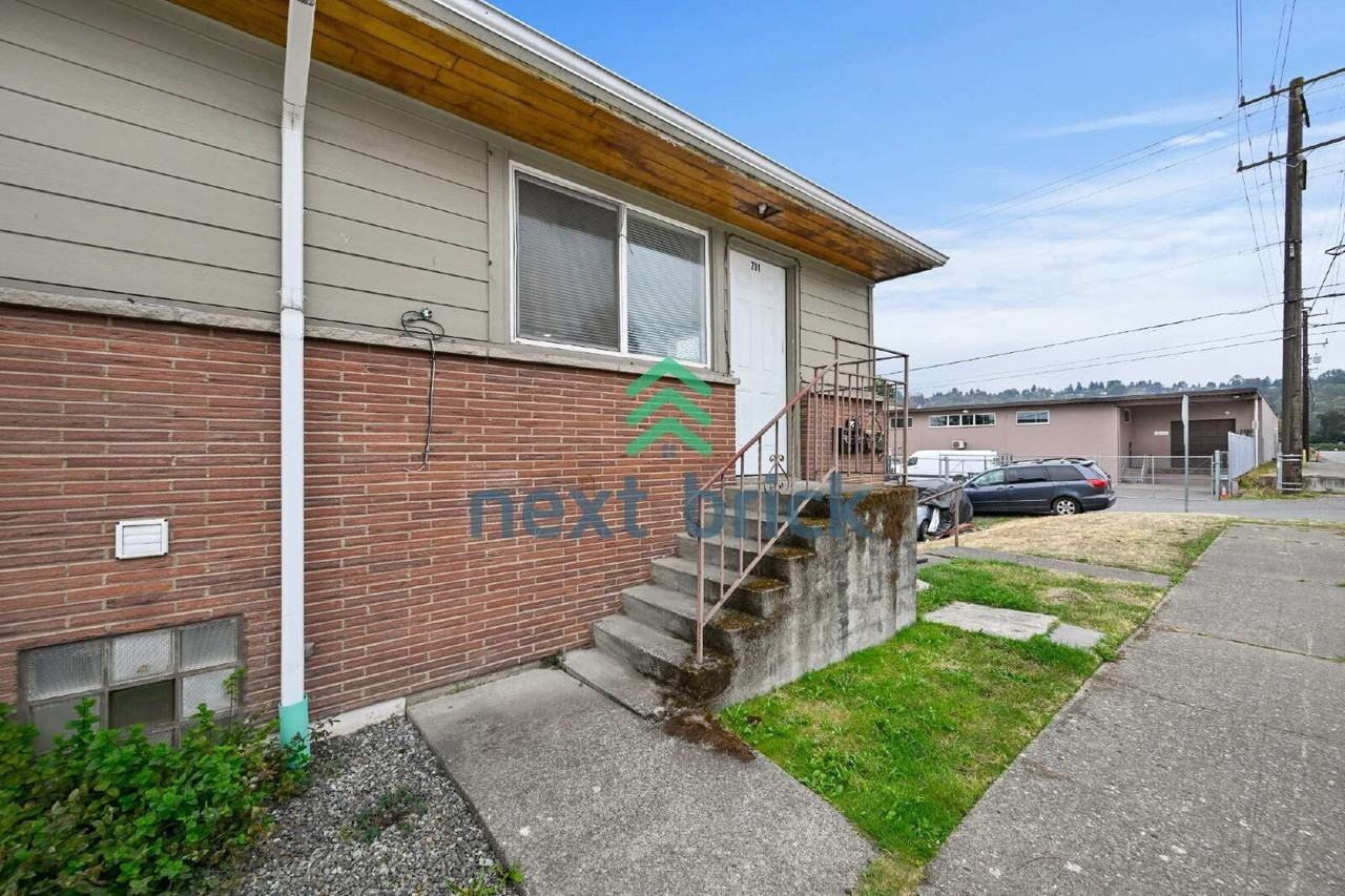 701 S Kenyon St #701 - Photo 2 of 14