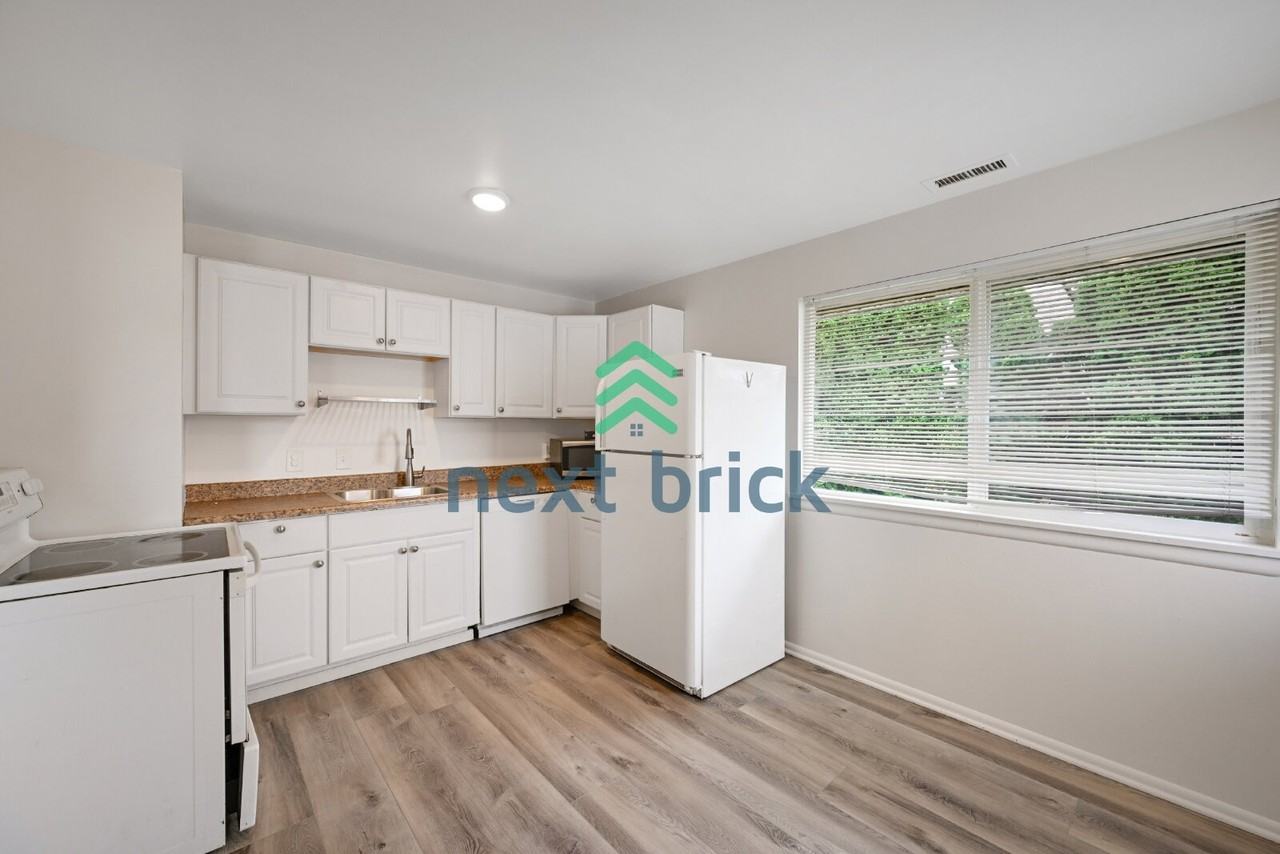 701 S Kenyon St #701 - Photo 5 of 14