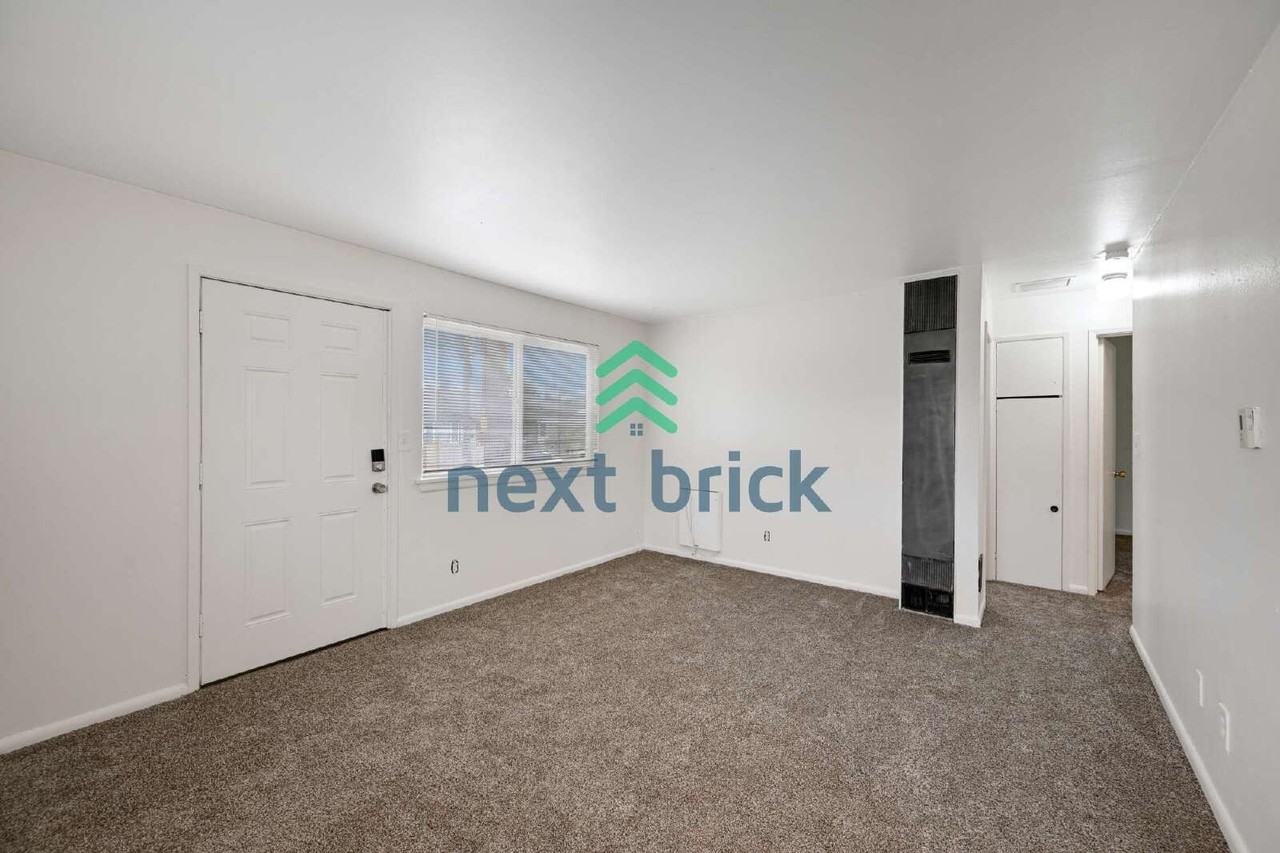 701 S Kenyon St #701 - Photo 7 of 14