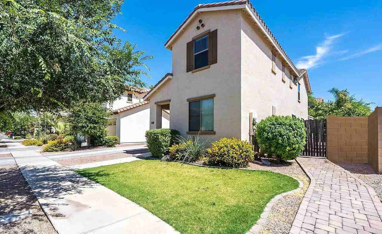 3445 E Tulsa St - Photo 3 of 4