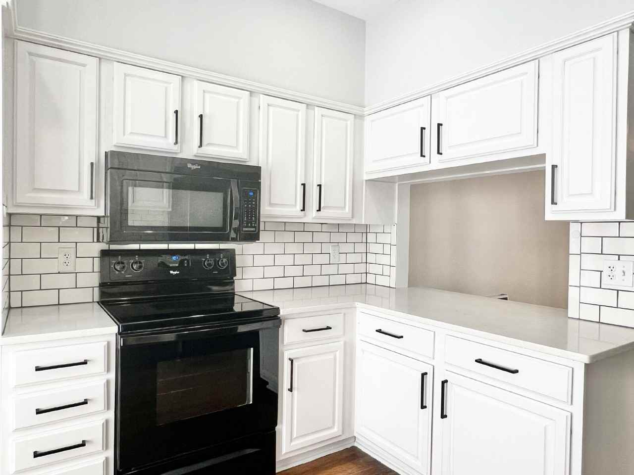 220 S Clarkson St - Photo 2 of 29