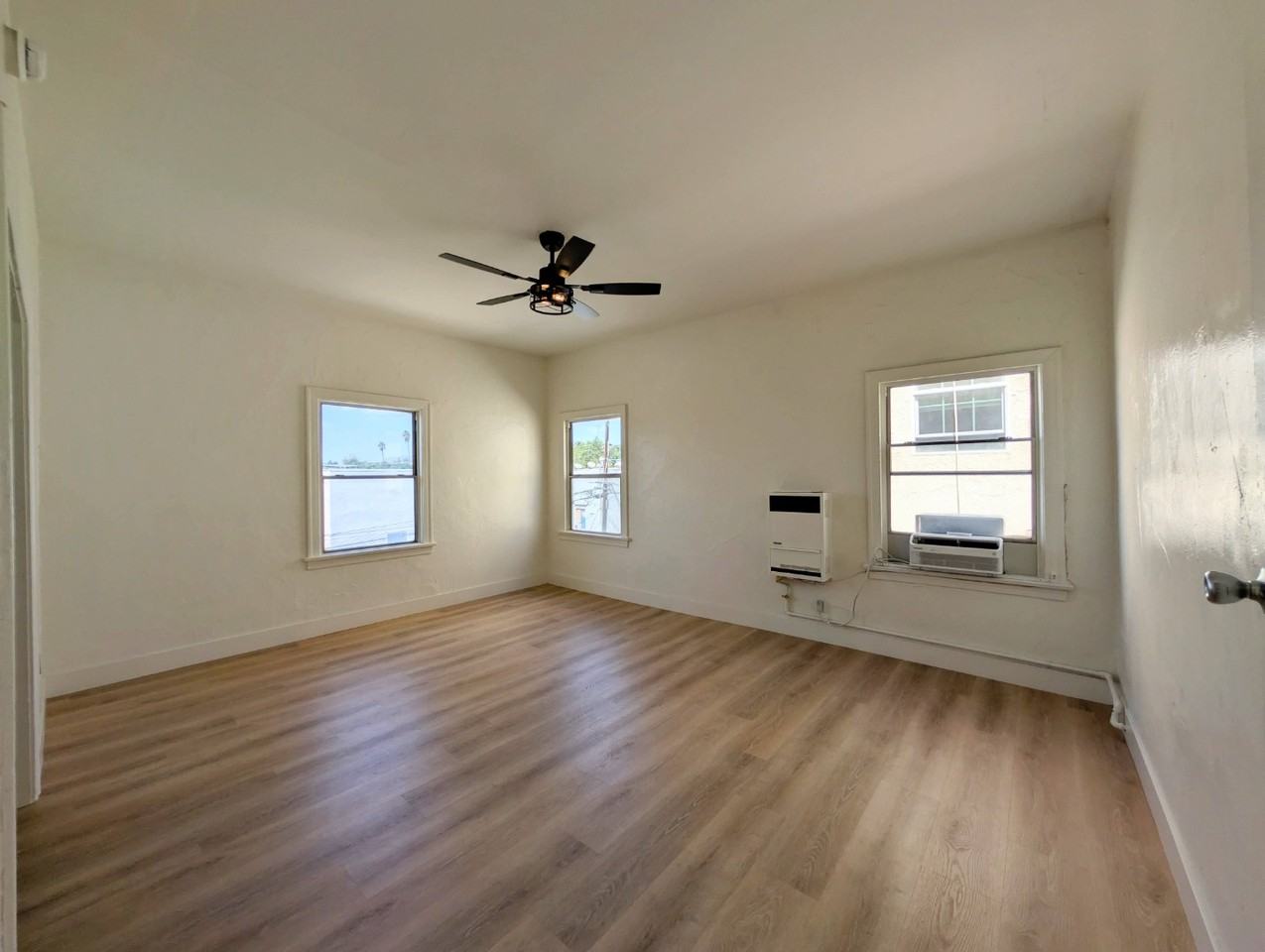 427 Coronado Ter - Photo 2 of 16