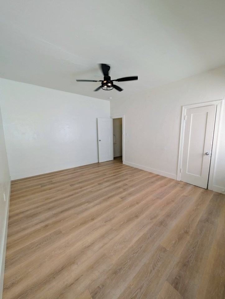 427 Coronado Ter - Photo 5 of 16