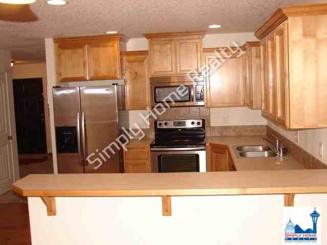 7314 Hayworth Ave Ne - Photo 4 of 28