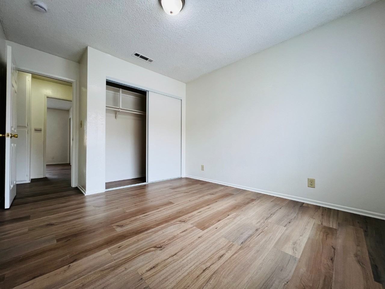 651 W 15th St #4 - Photo 7 of 14
