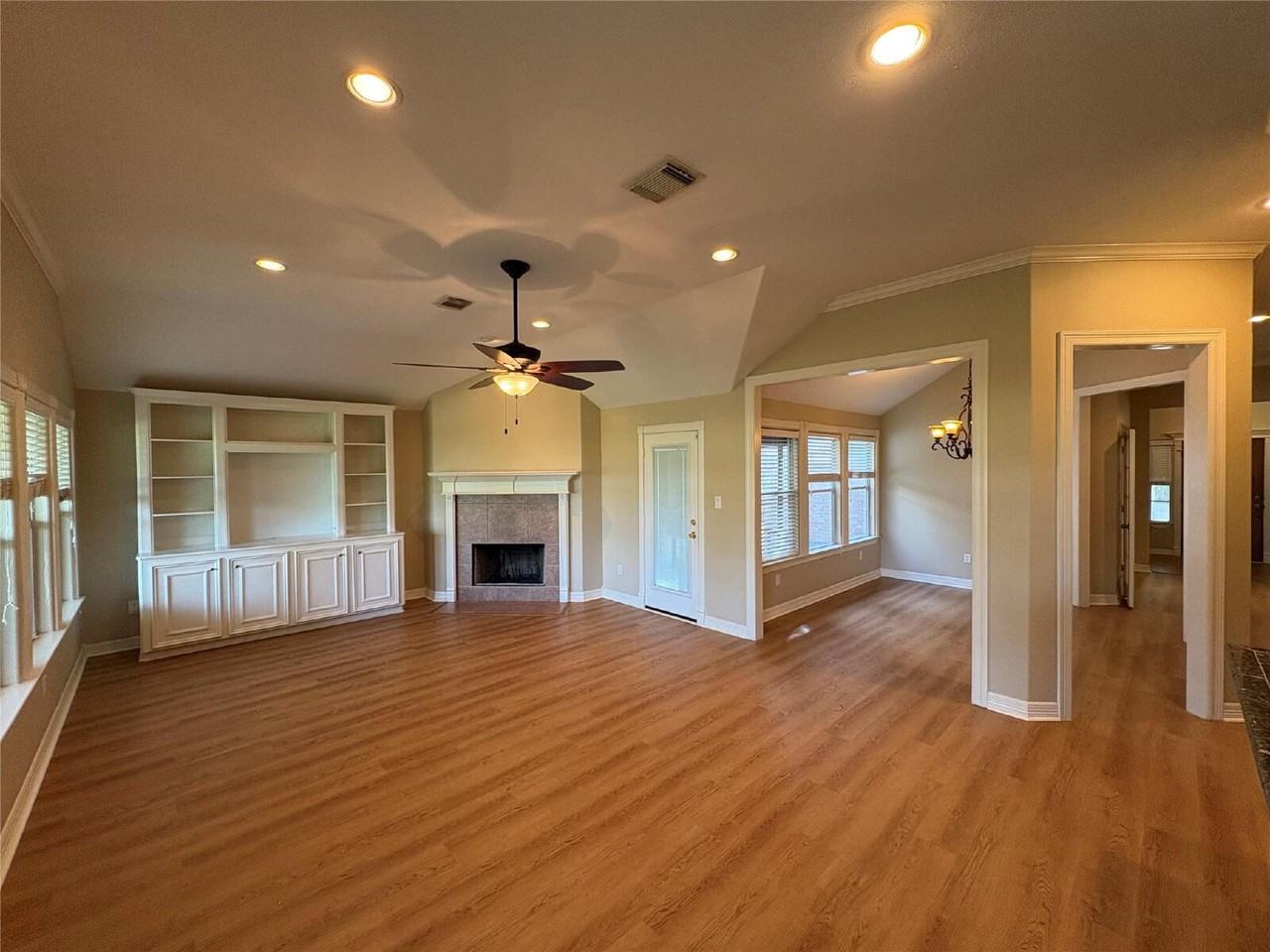 3618 Country Club Blvd - Photo 3 of 20
