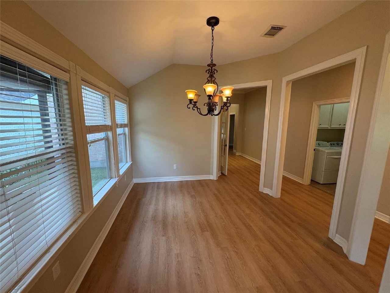 3618 Country Club Blvd - Photo 5 of 20