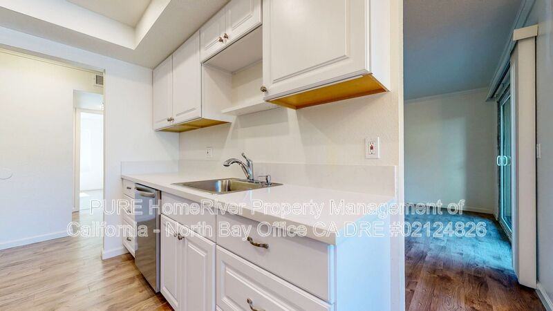 1620 Herbert St #10 - Photo 6 of 37