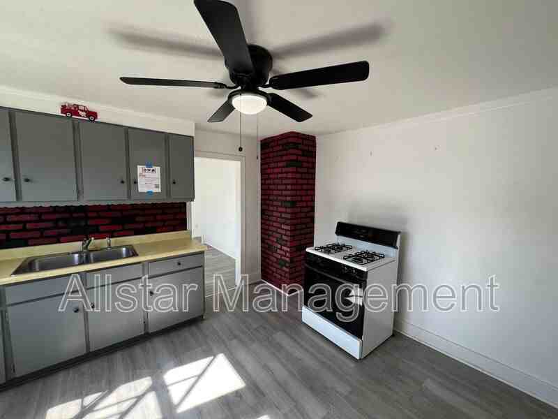 19210 Firwood Rd - Photo 4 of 15