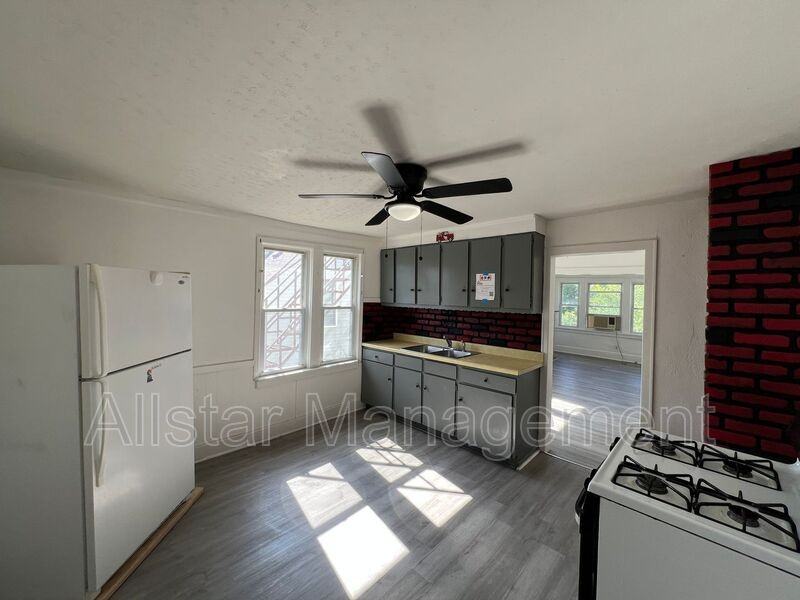 19210 Firwood Rd - Photo 6 of 15