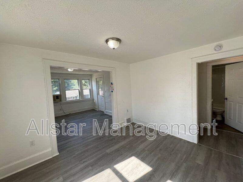 19210 Firwood Rd - Photo 7 of 15