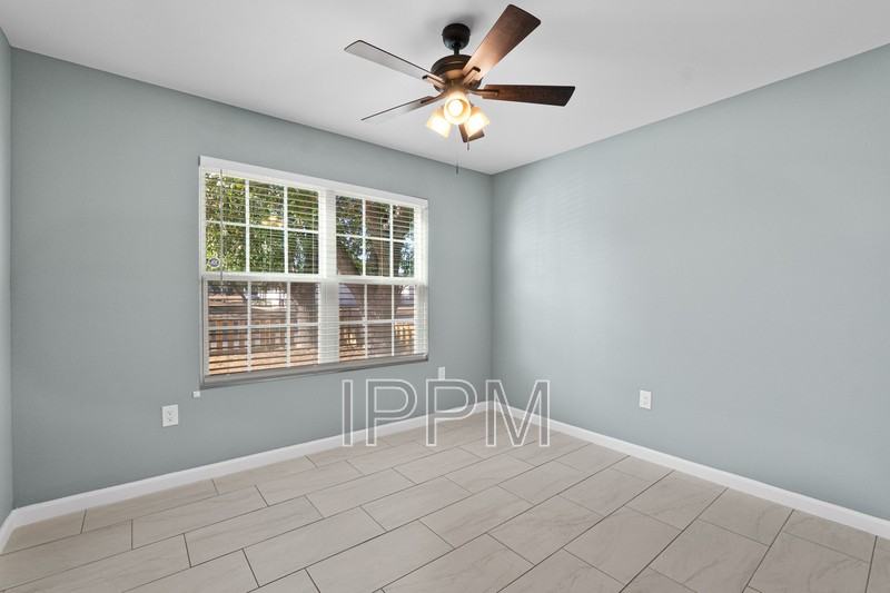 1021 E Adams Ave - Photo 5 of 17