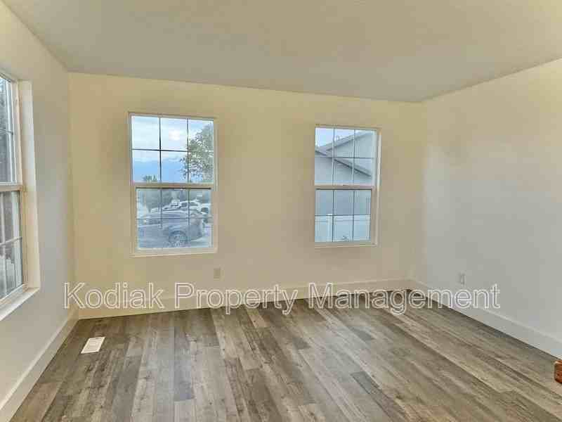 5757 W Coral Pine Ct - Photo 5 of 28